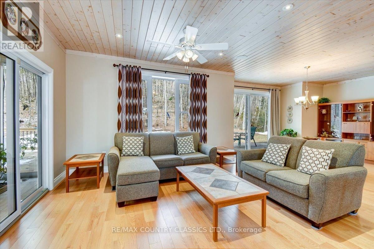 581 FORESTVIEW ROAD Image 11