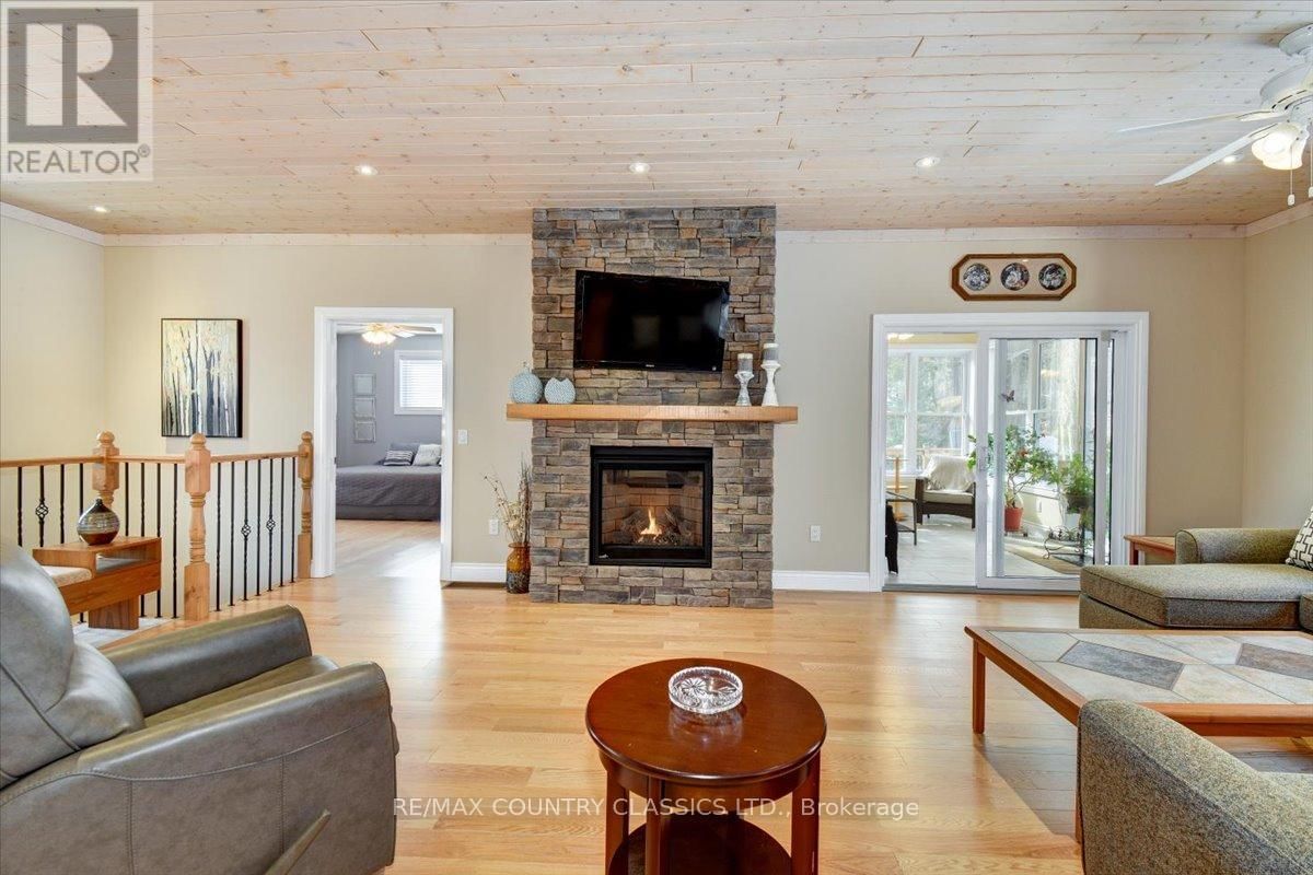 581 FORESTVIEW ROAD Image 12