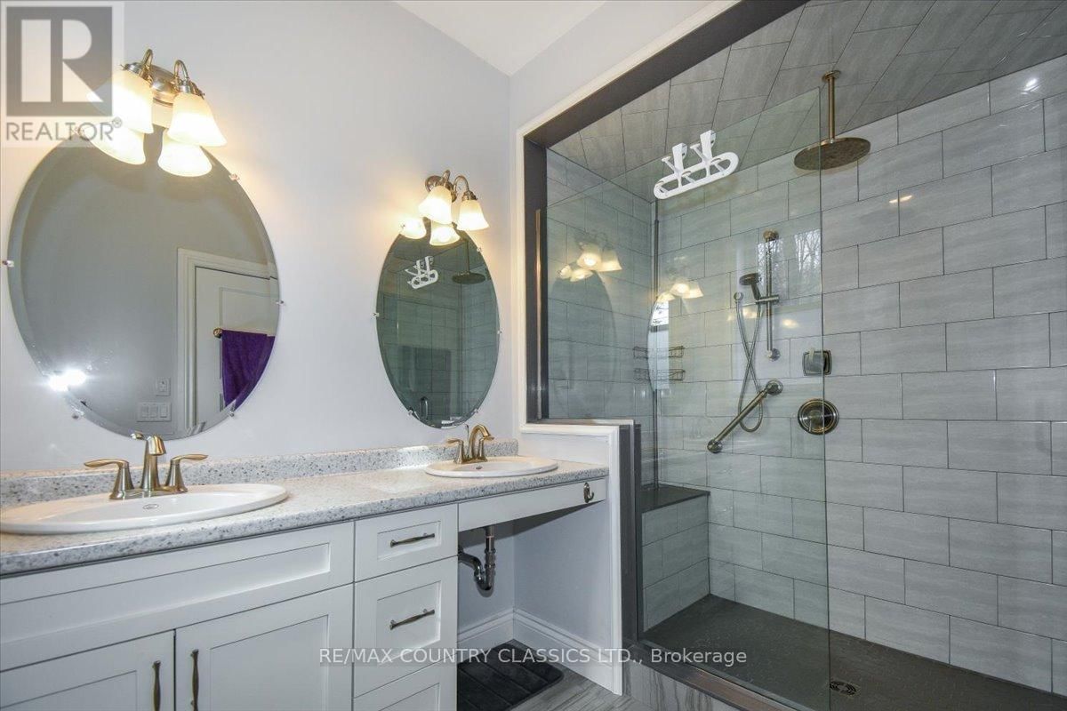 581 FORESTVIEW ROAD Image 17