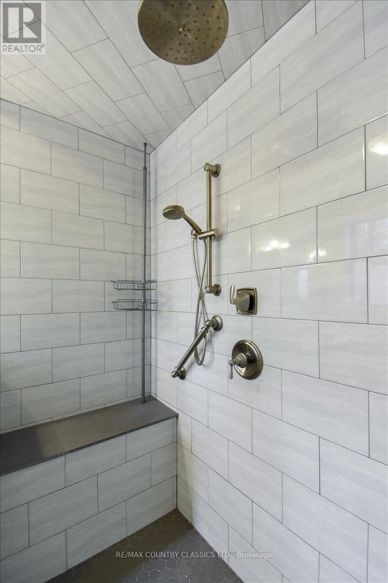 581 FORESTVIEW ROAD Image 18