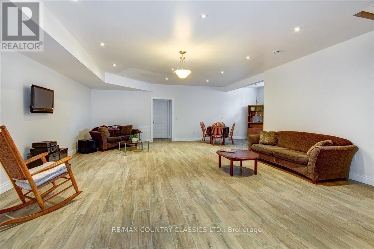581 FORESTVIEW ROAD Image 26