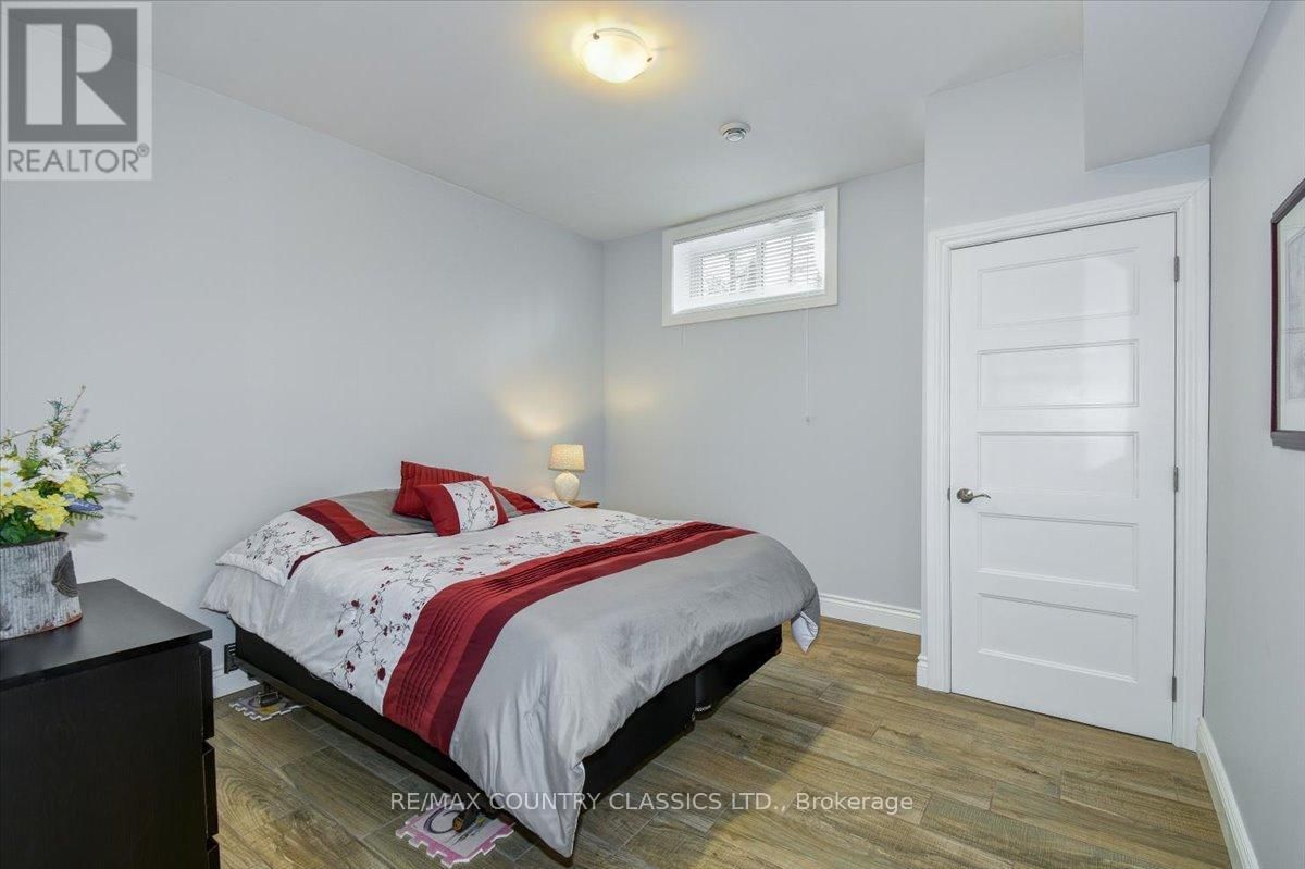 581 FORESTVIEW ROAD Image 27