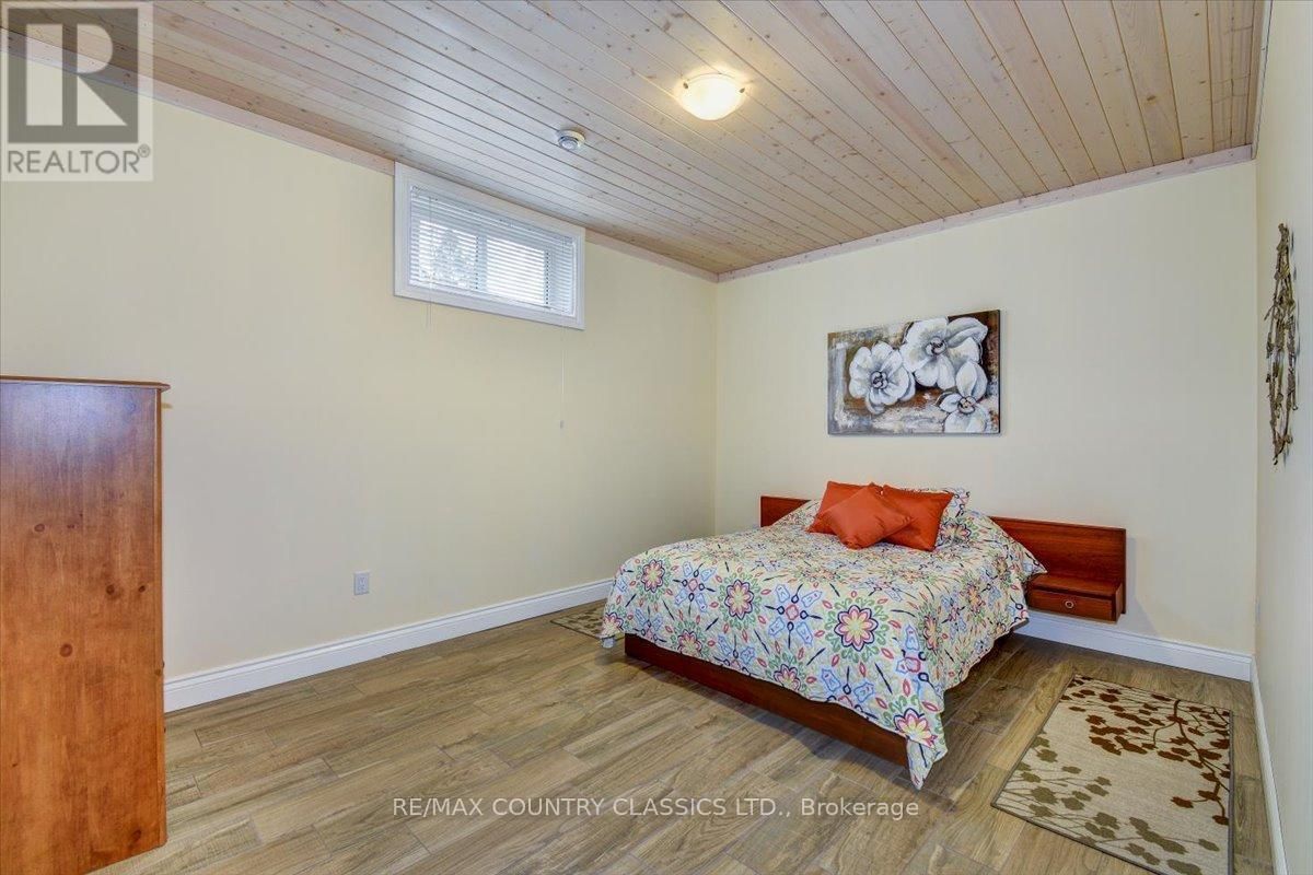 581 FORESTVIEW ROAD Image 29