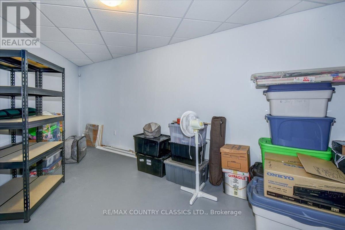 581 FORESTVIEW ROAD Image 30