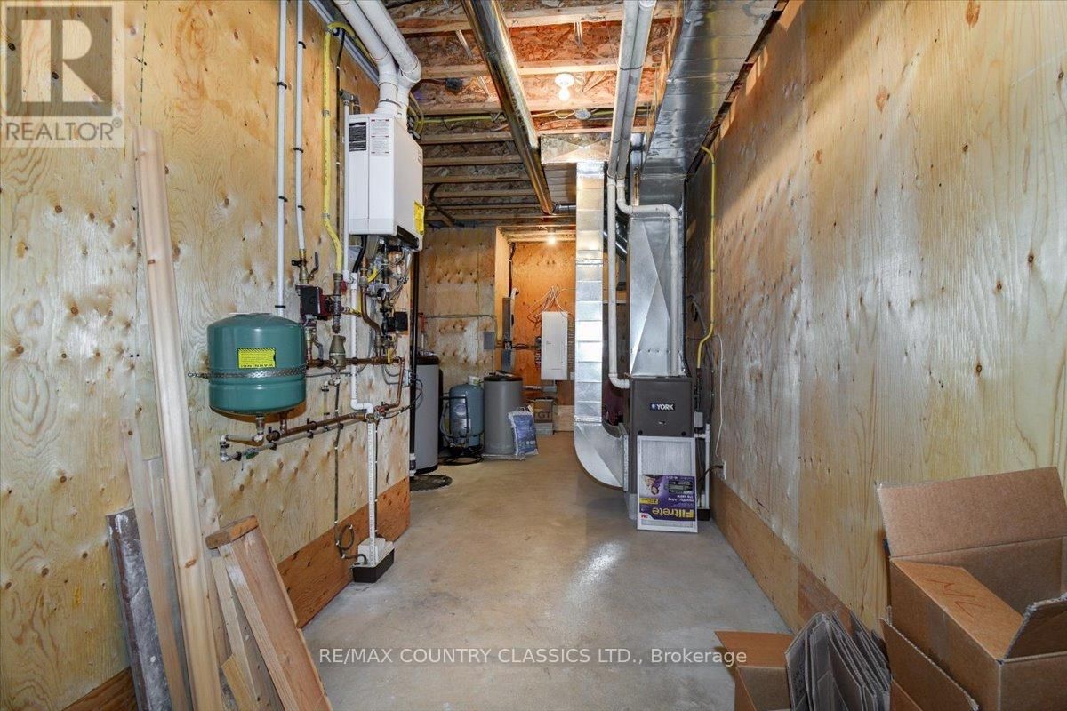 581 FORESTVIEW ROAD Image 33