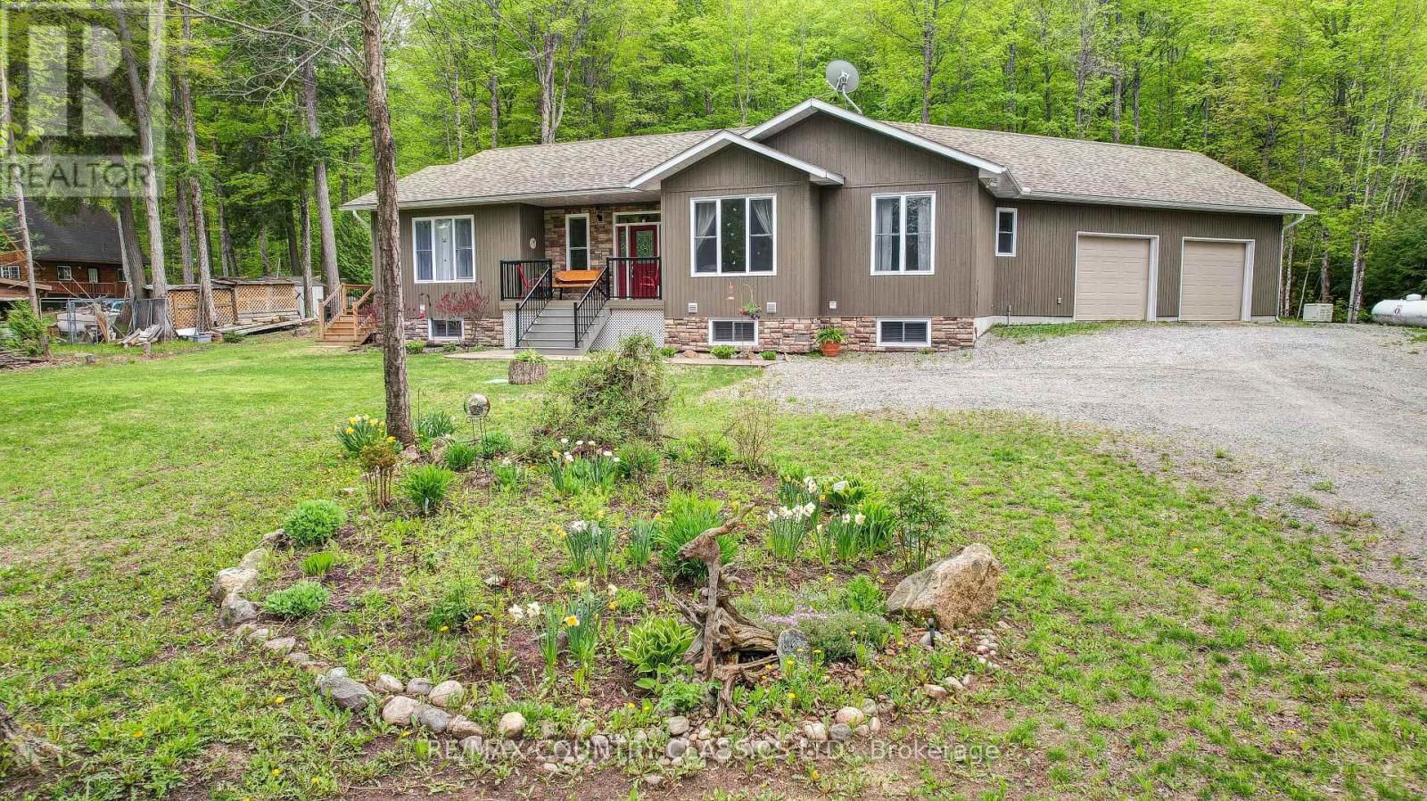 581 FORESTVIEW ROAD Image 39