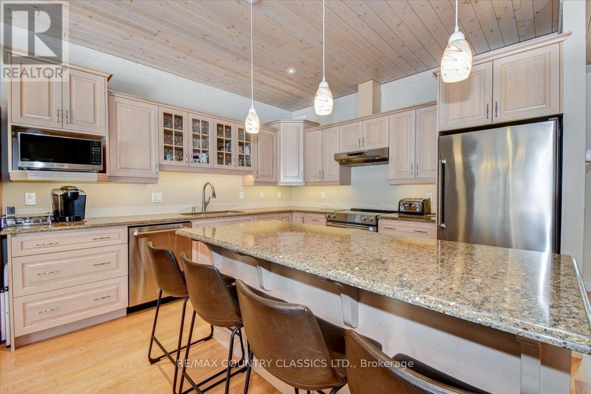581 FORESTVIEW ROAD Image 7