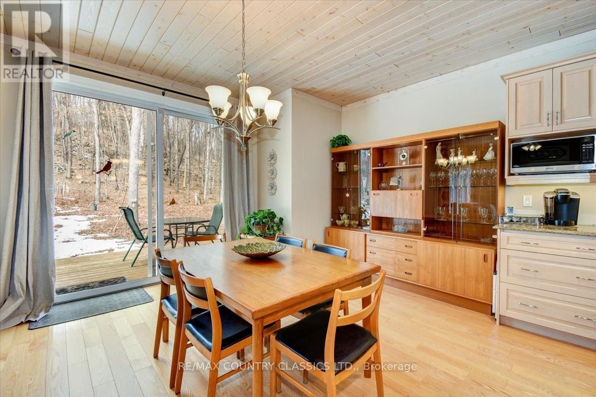 581 FORESTVIEW ROAD Image 9