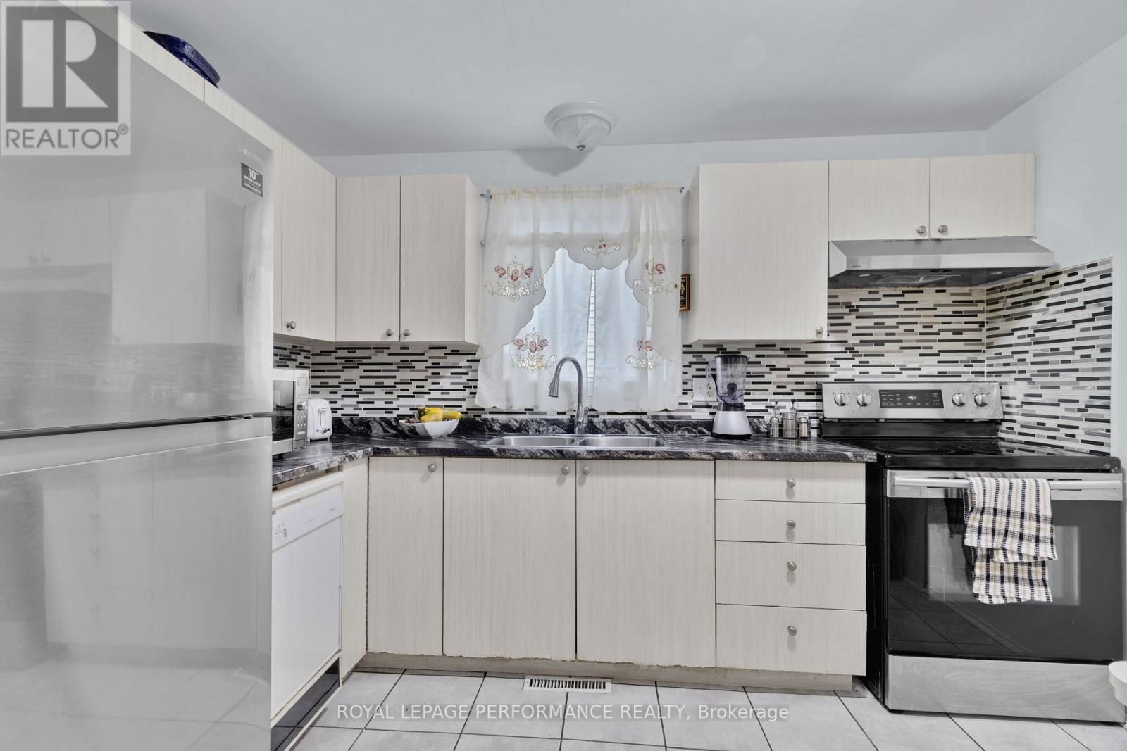261 PARK GROVE DRIVE Image 9