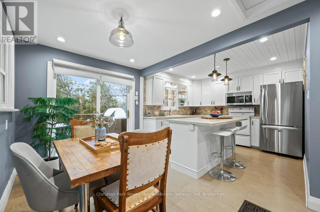 214 HARRIS STREET Image 16