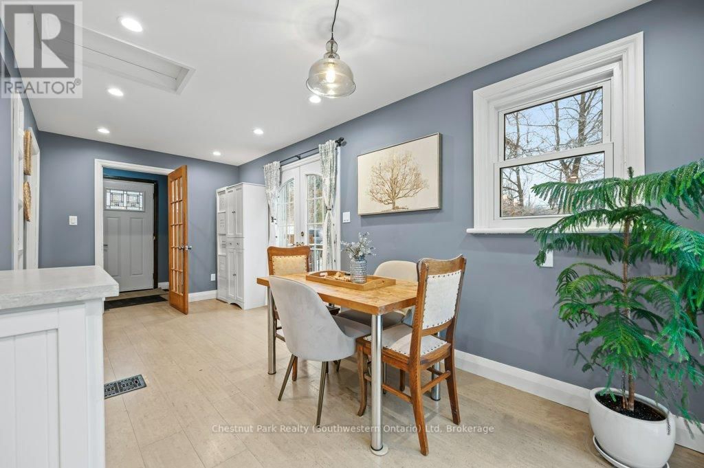 214 HARRIS STREET Image 22