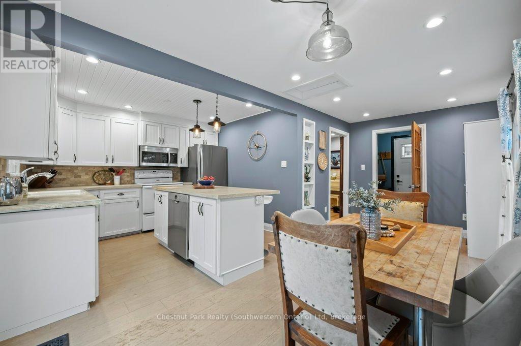 214 HARRIS STREET Image 23