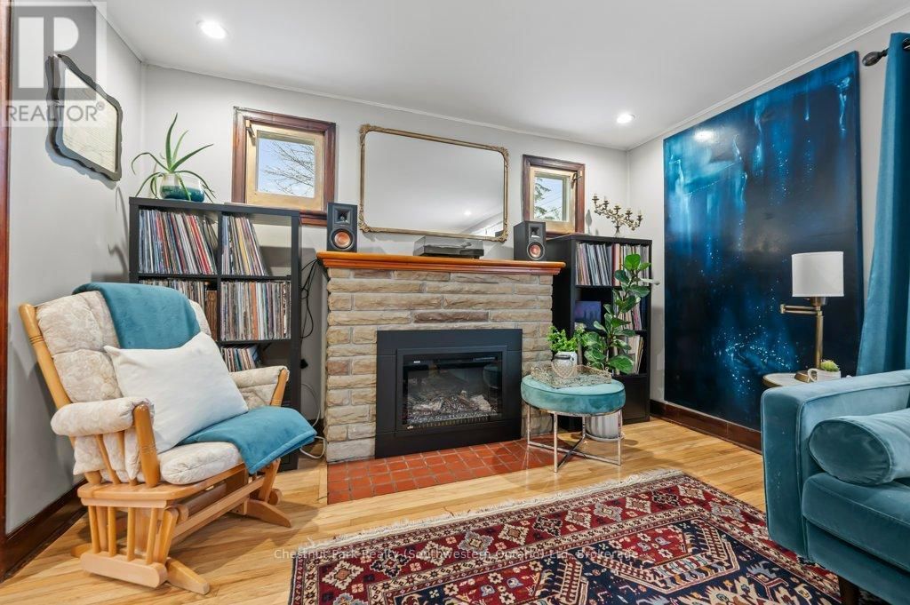 214 HARRIS STREET Image 3