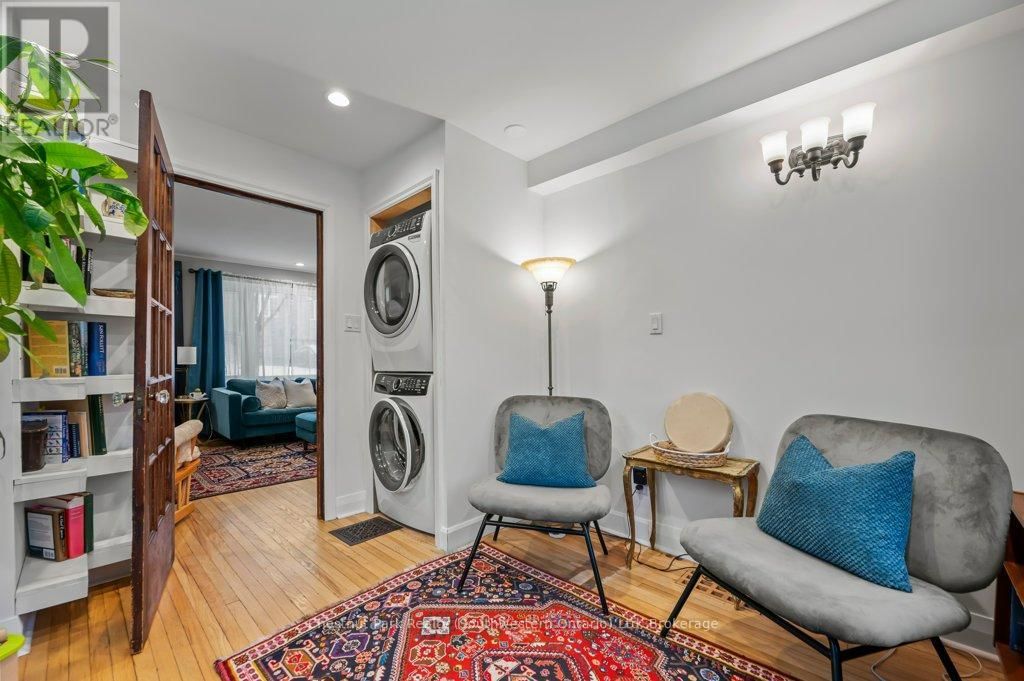 214 HARRIS STREET Image 30