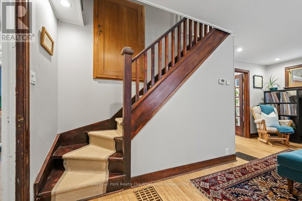 214 HARRIS STREET Image 32