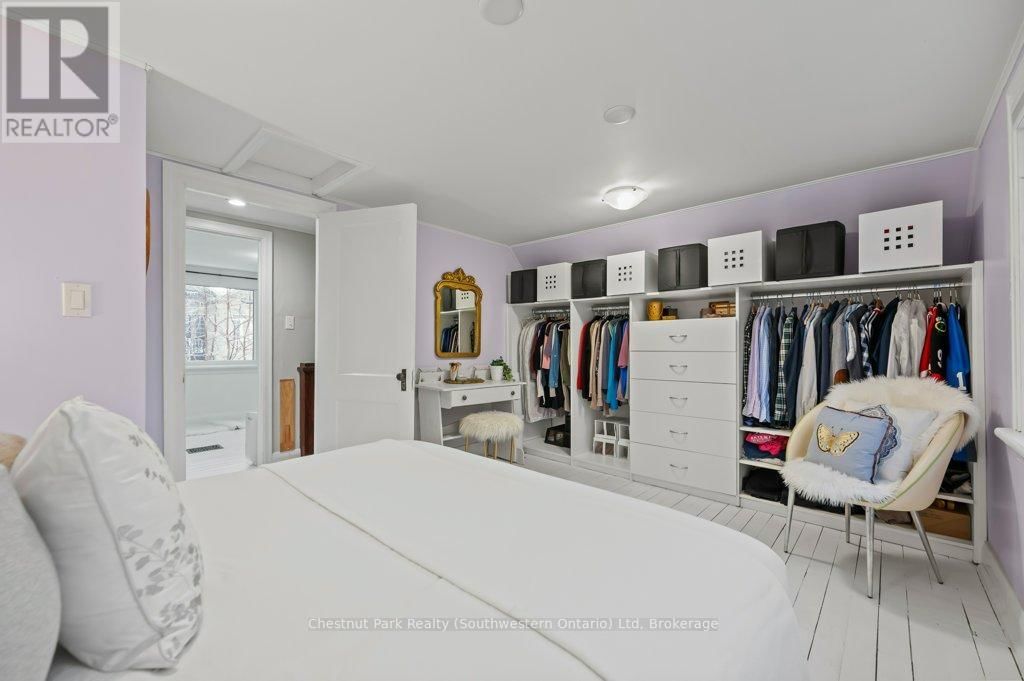214 HARRIS STREET Image 34