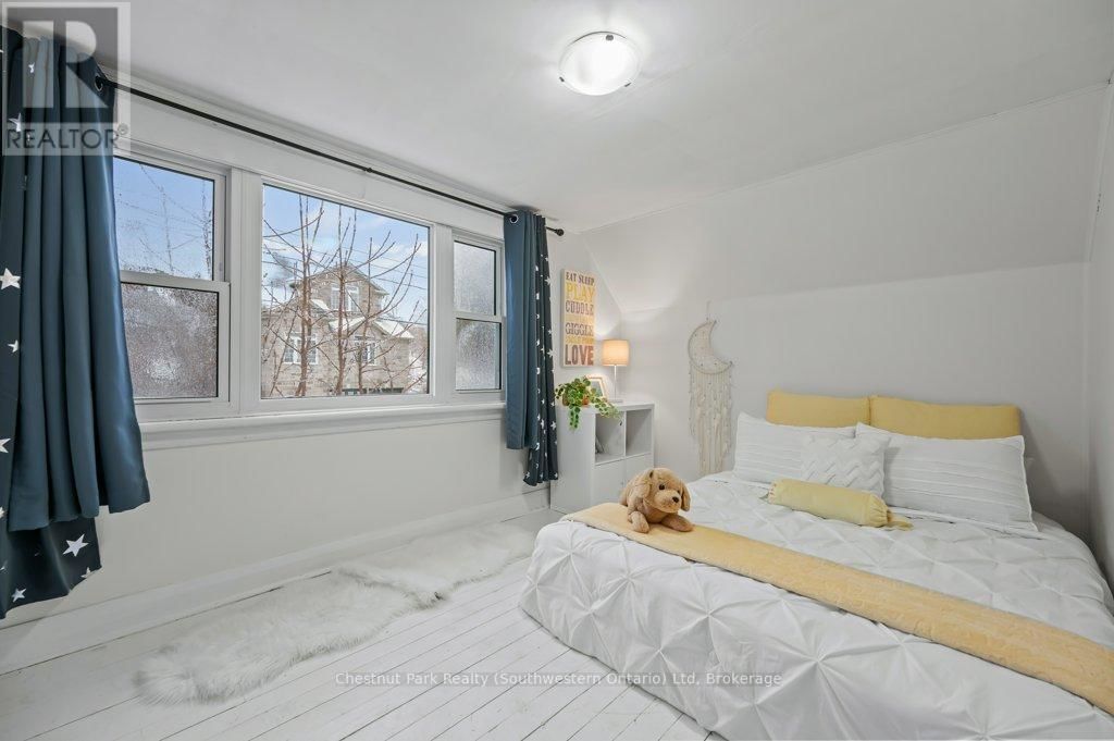 214 HARRIS STREET Image 4