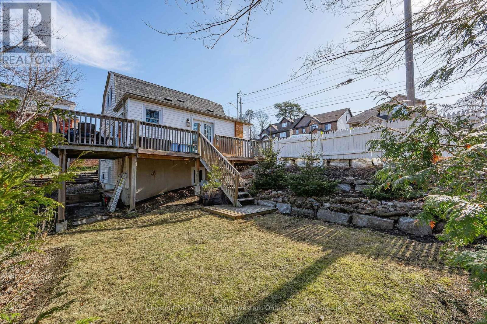 214 HARRIS STREET Image 46