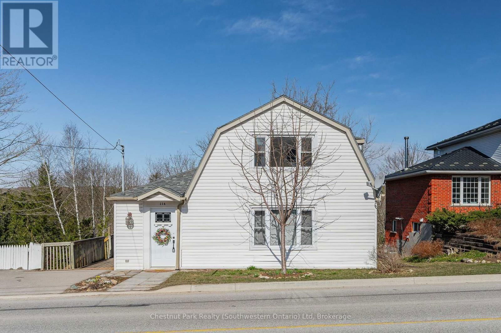 214 HARRIS STREET Image 9