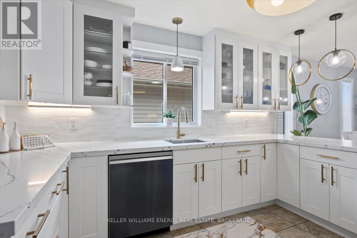 14 DEERFIELD DRIVE Image 17