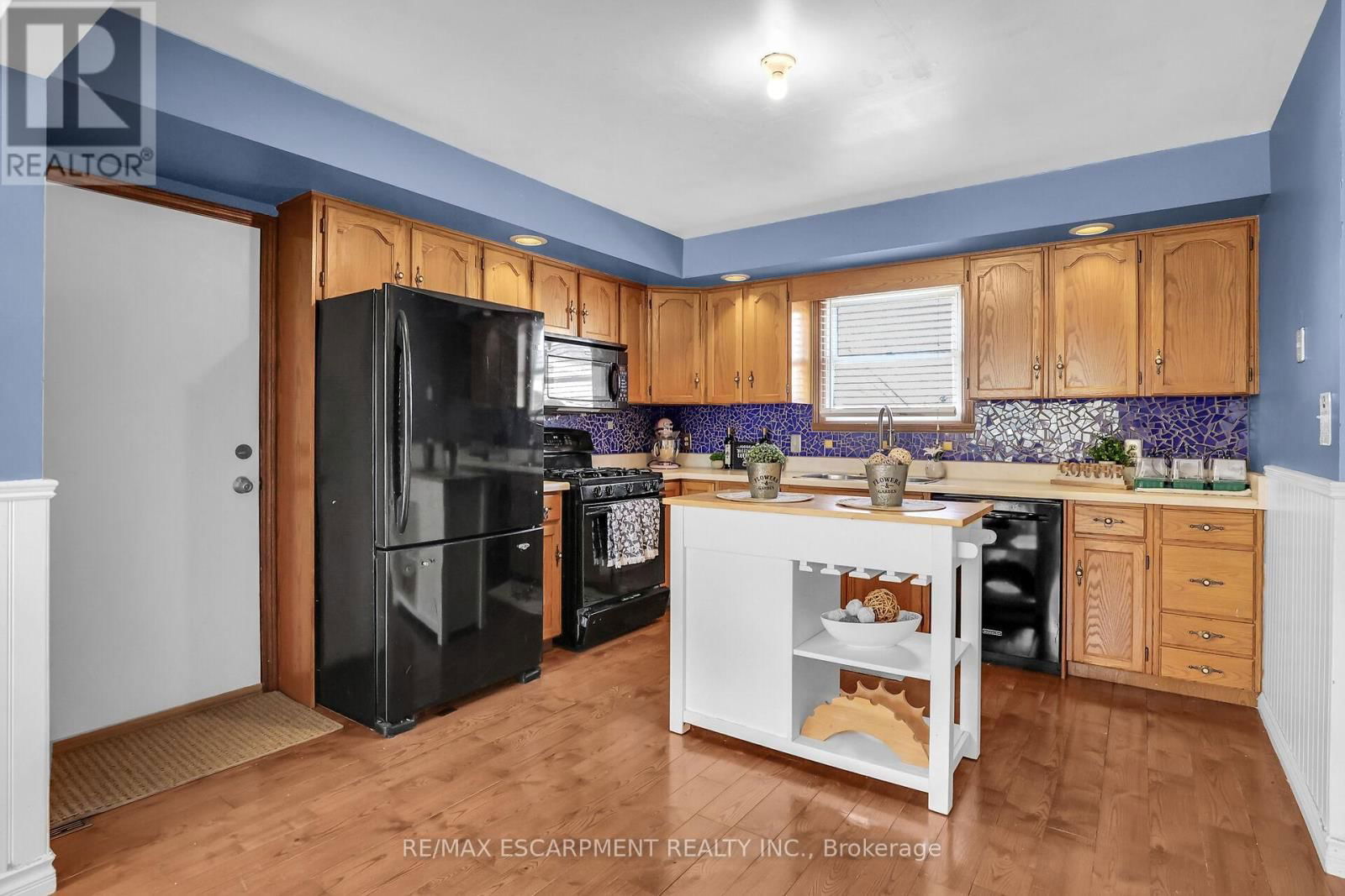 5001 HILLSIDE DRIVE Image 6