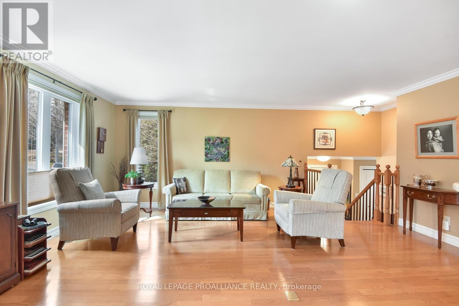 403 YOLE CRESCENT Image 10