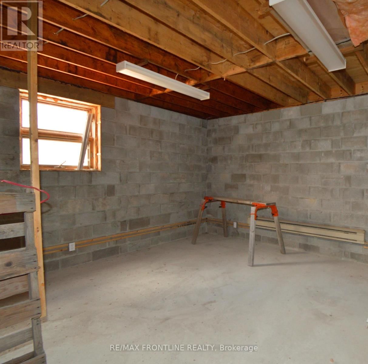 436 MINERS POINT Image 23