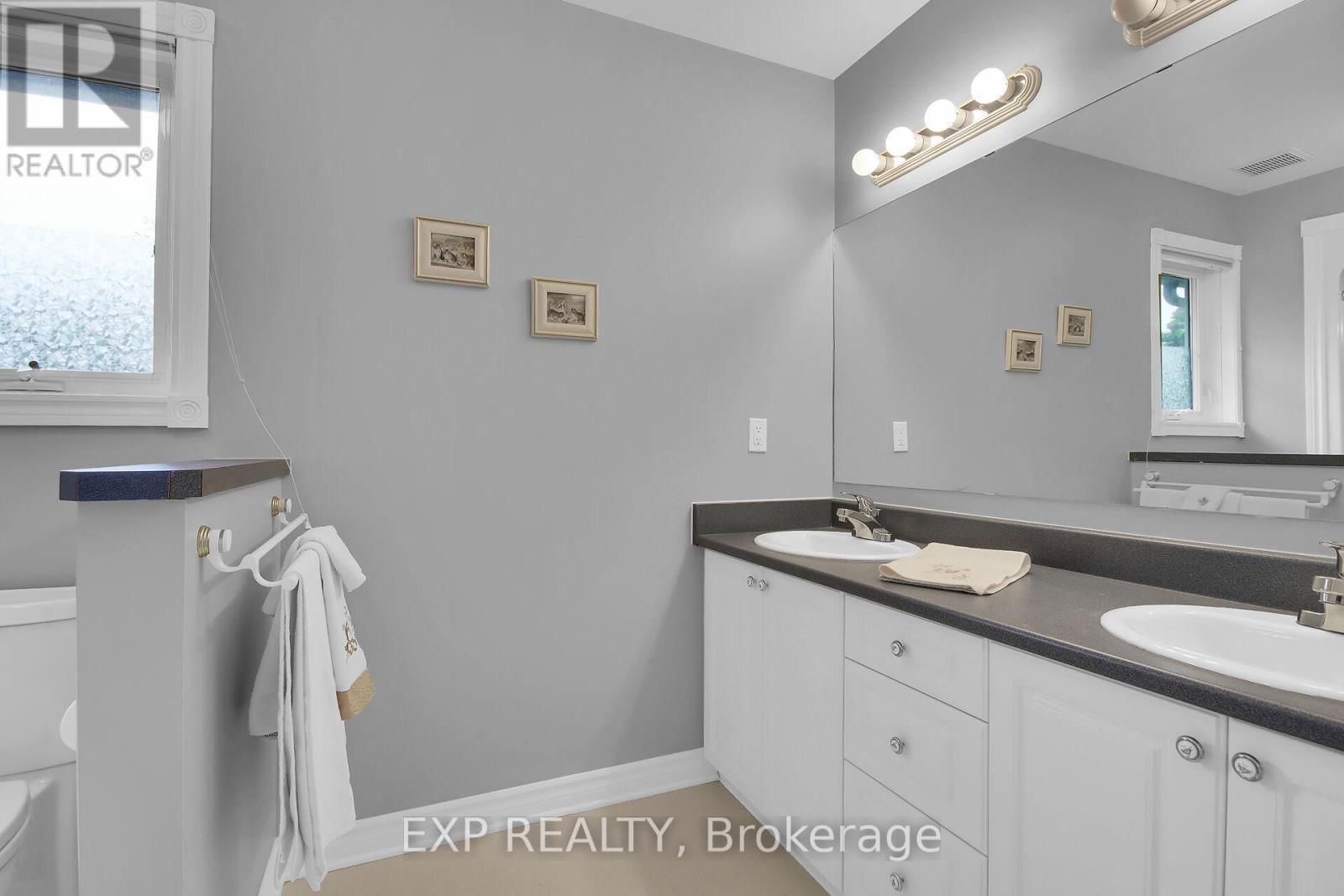 40 EVELYN STREET Image 26