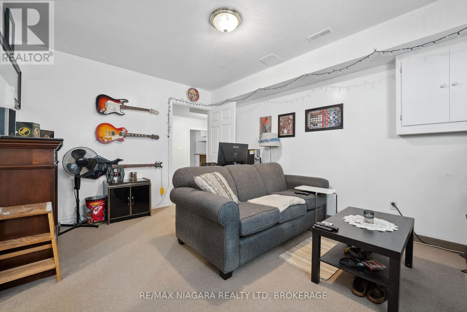 1673 ST. PAUL STREET WEST Image 25