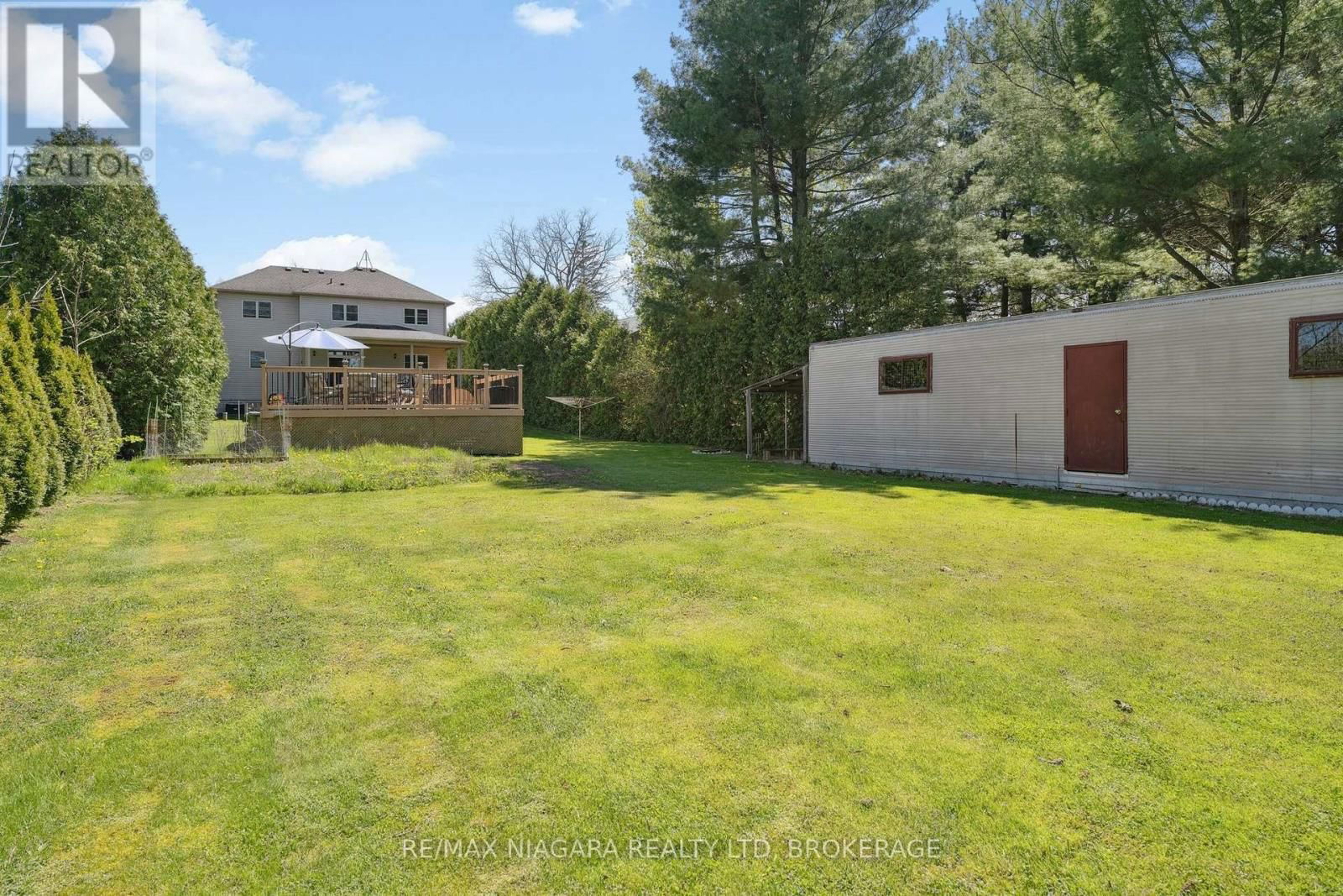 1673 ST. PAUL STREET WEST Image 32