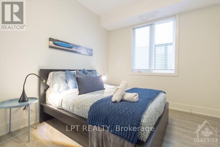3 - 20 STEVENS AVENUE Image 5