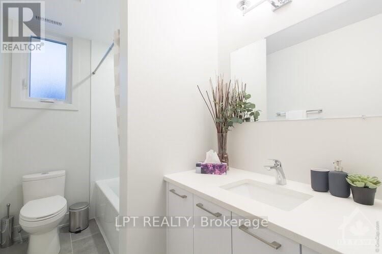 3 - 20 STEVENS AVENUE Image 8