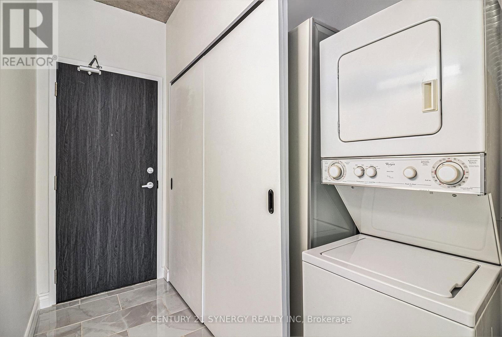206 - 383 CUMBERLAND STREET Image 10