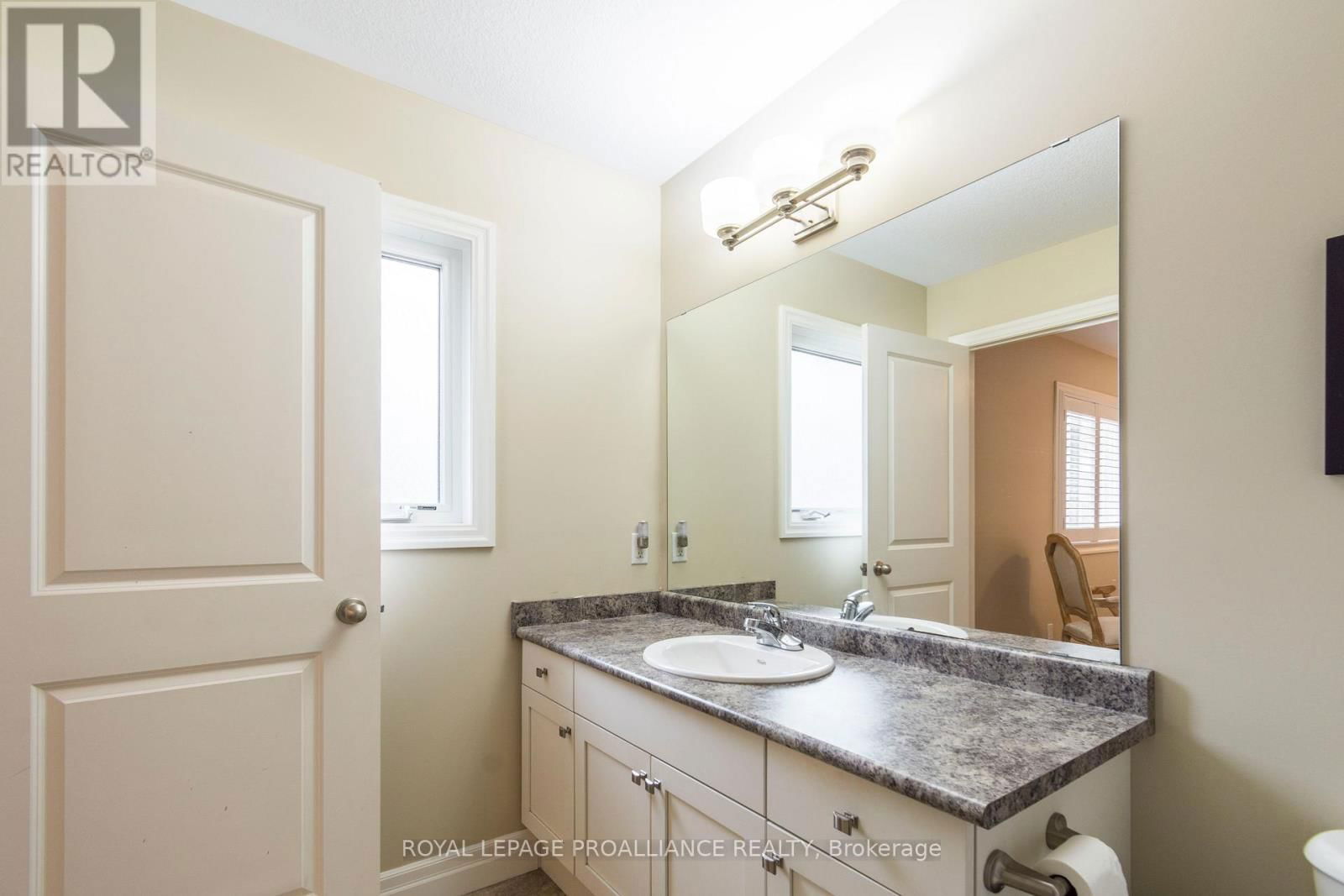 47 TESSA BOULEVARD Image 16