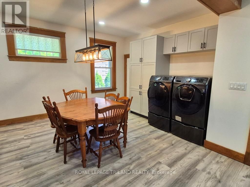 286 KING STREET SOUTH Image 10