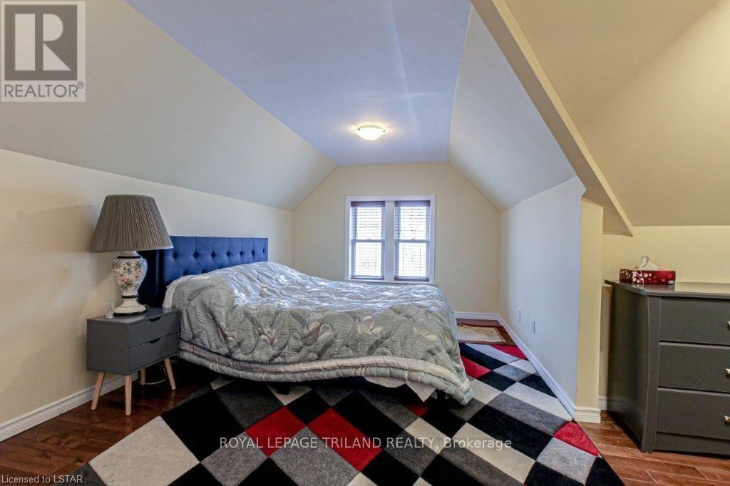286 KING STREET SOUTH Image 26