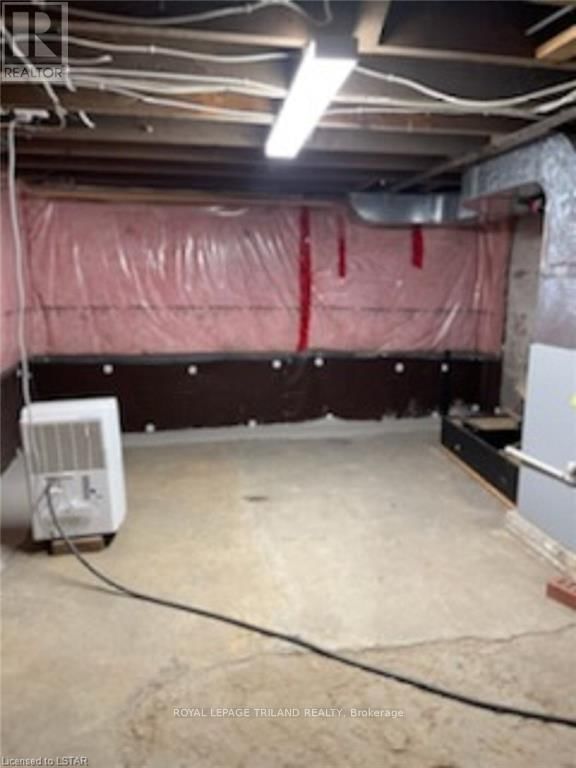 286 KING STREET SOUTH Image 32