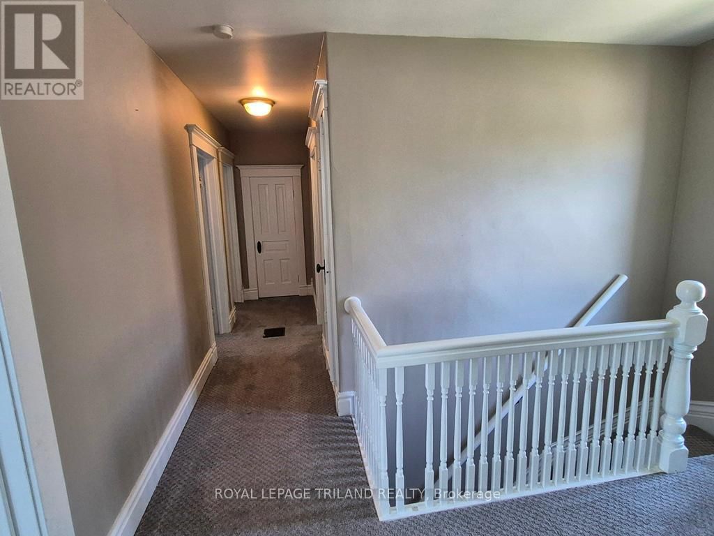 286 KING STREET SOUTH Image 34