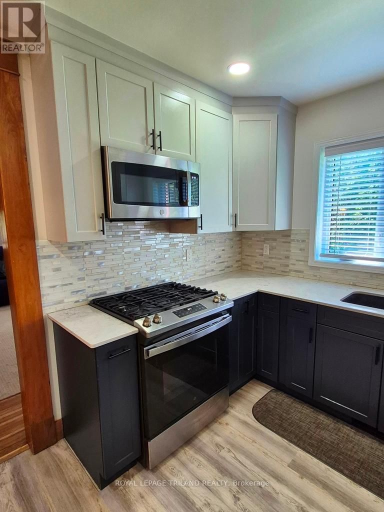286 KING STREET SOUTH Image 9