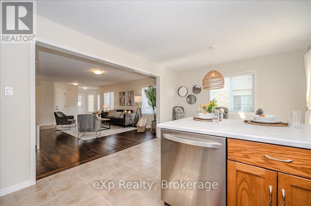 216 SEVERN DRIVE Image 13