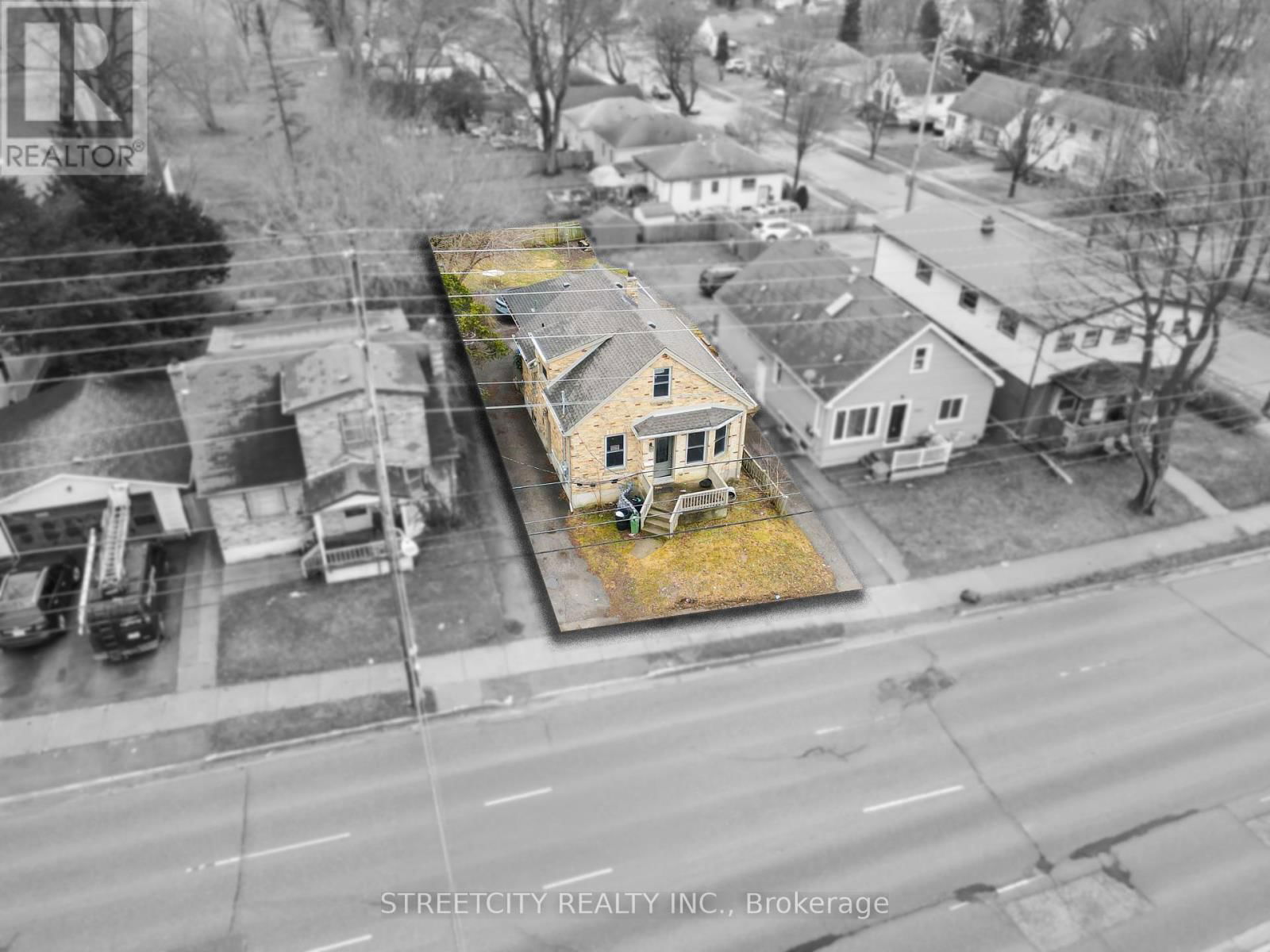 1053 OXFORD STREET EAST Image 36
