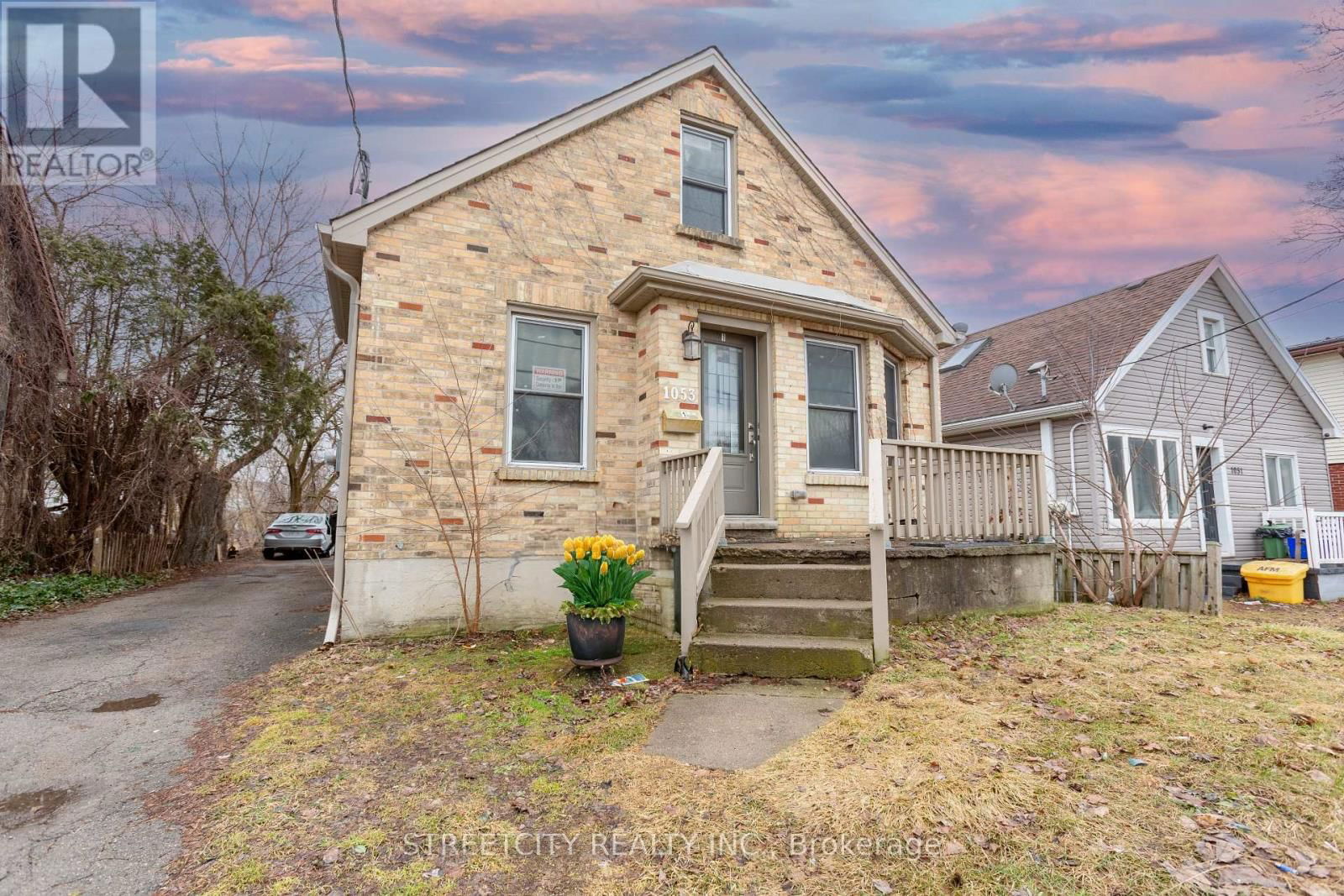 1053 OXFORD STREET EAST Image 5