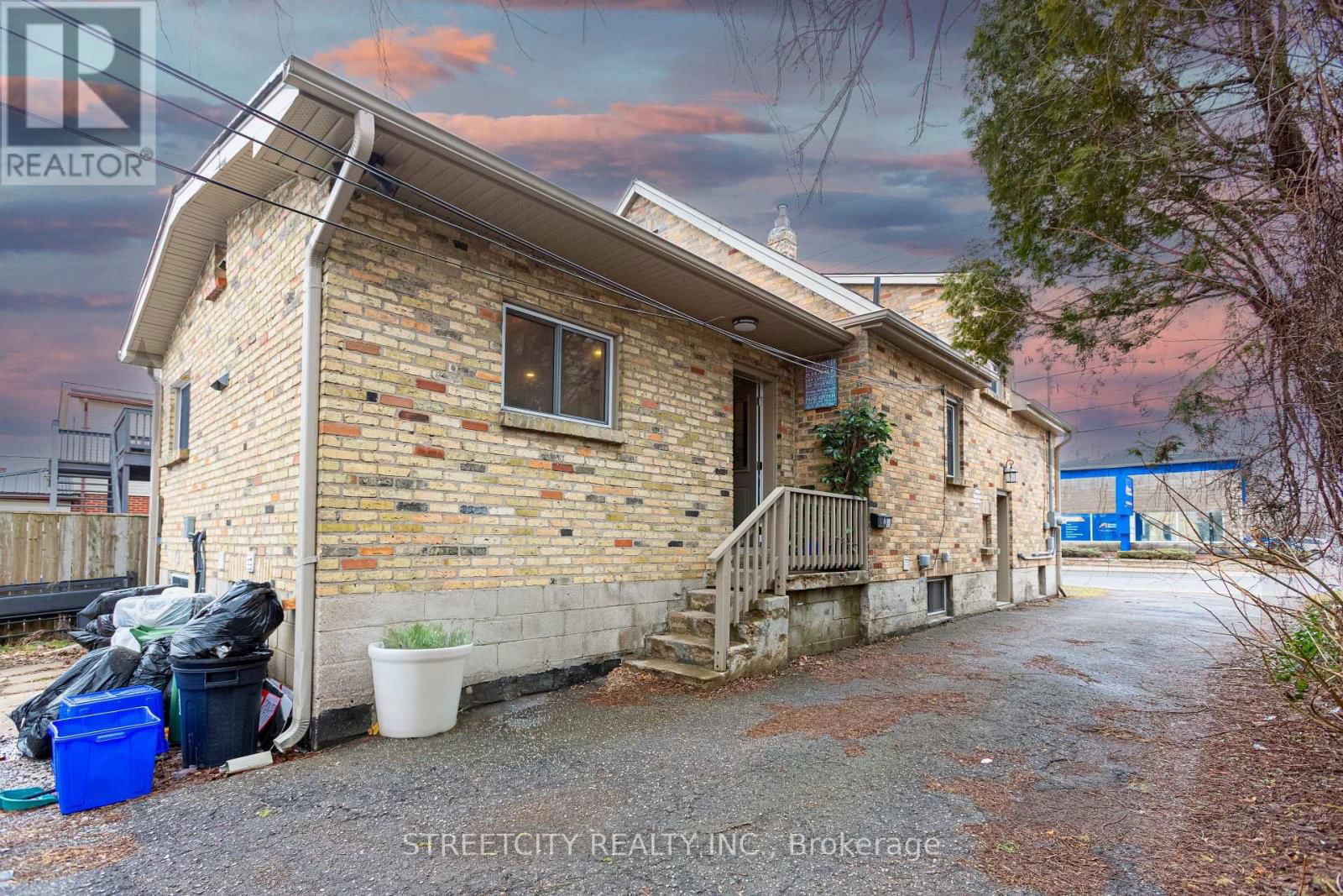 1053 OXFORD STREET EAST Image 6