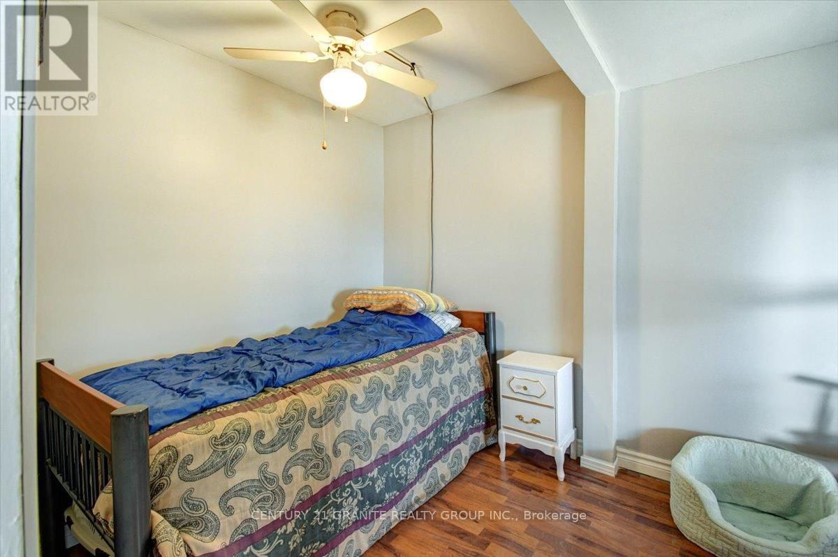 18 PRICE STREET WEST Image 16