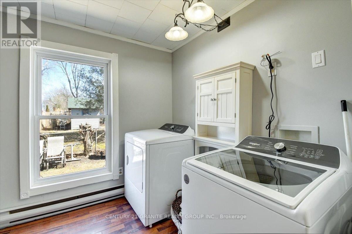 18 PRICE STREET WEST Image 17