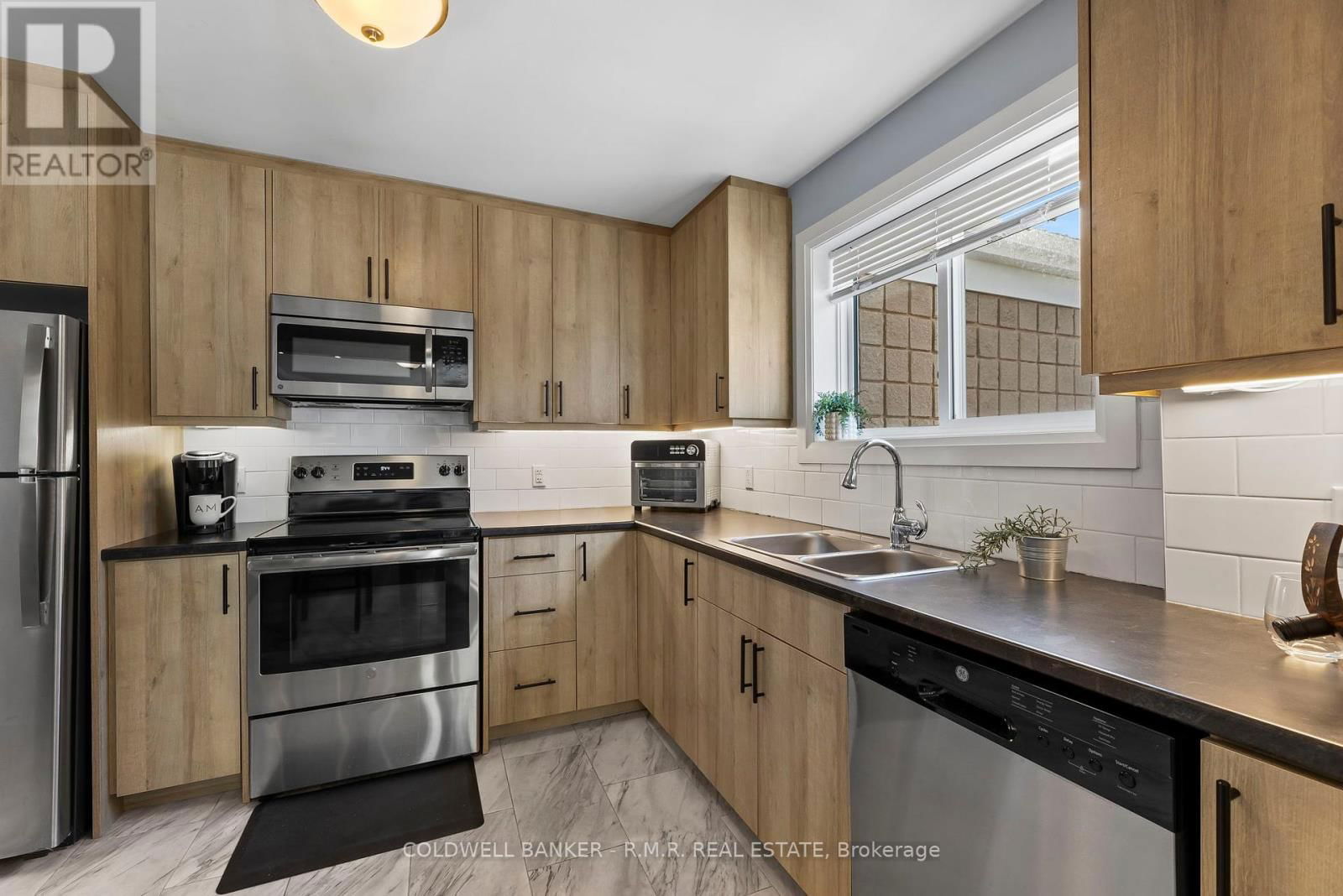 201 - 26 SPENCER STREET EAST Image 3