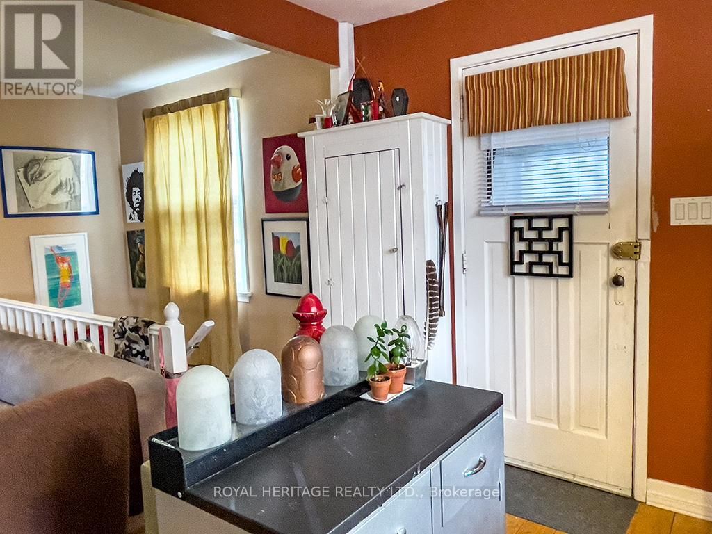 71 WRIGHT AVENUE Image 13
