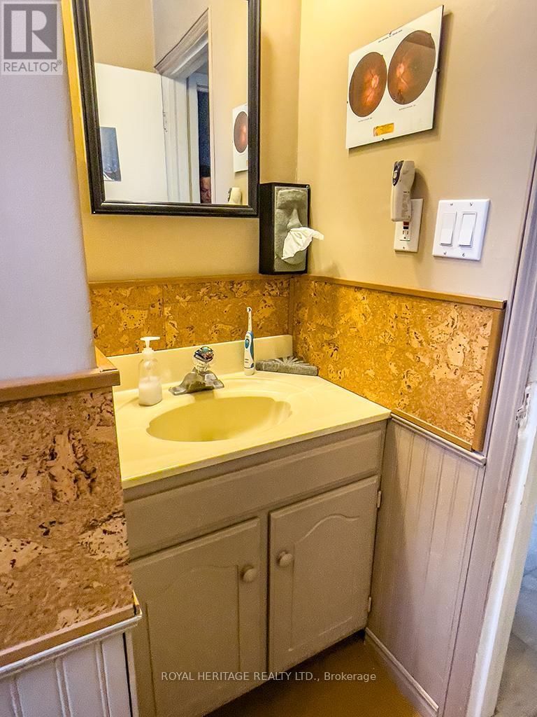 71 WRIGHT AVENUE Image 17