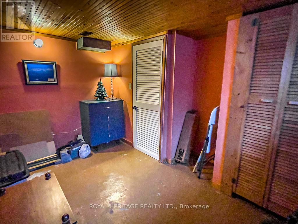 71 WRIGHT AVENUE Image 19