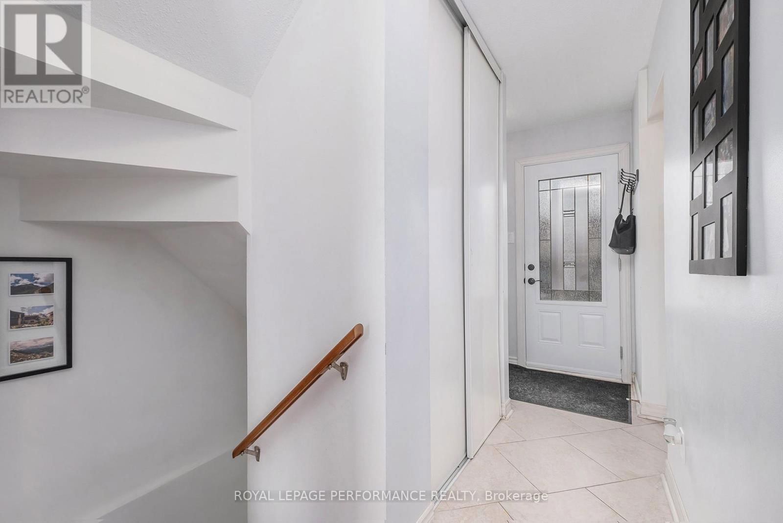 20 LOVELL LANE Image 24